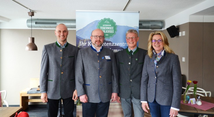 Sie wollen die regionalen Buchungsseiten im Internet stärken: Thorsten Schär (ATS), Christian Kausch (TTT), Harald Gmeiner (ATS) und Petra Berger (TTT) (v.l.n.r.)