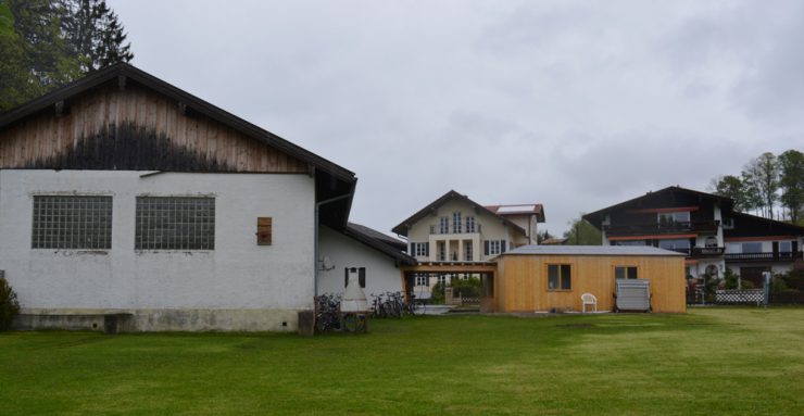 Die alte Seeturnhalle in Gmund bleibt vorerst als Asylunterkunft bestehen.