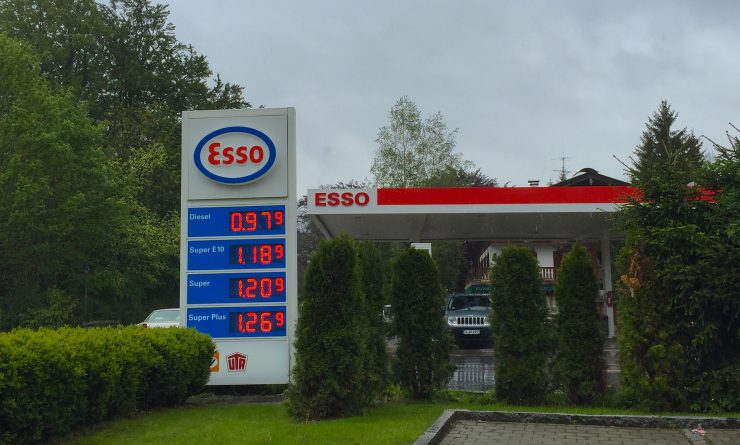 2015 wurde die Rottacher Esso-Tankstelle umgebaut. Gestern brachen dort Unbekannte ein und nahmen den Tresor mit / Archivbild
