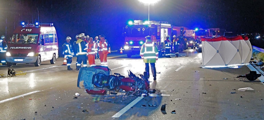 Motorradfahrer stirbt nach Unfall auf A8